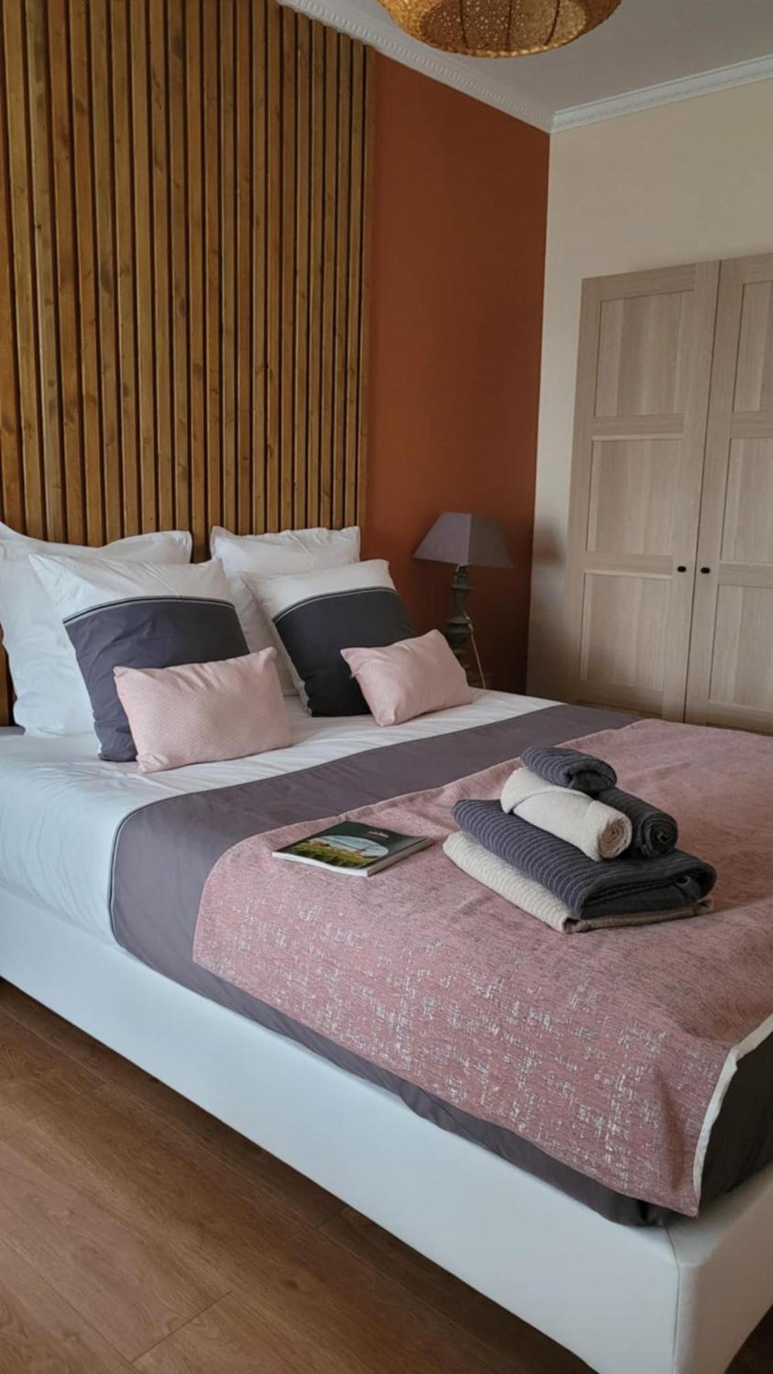 A L'Ombre De La Treille -Proche Saint-Emilion Bed & Breakfast ภายนอก รูปภาพ